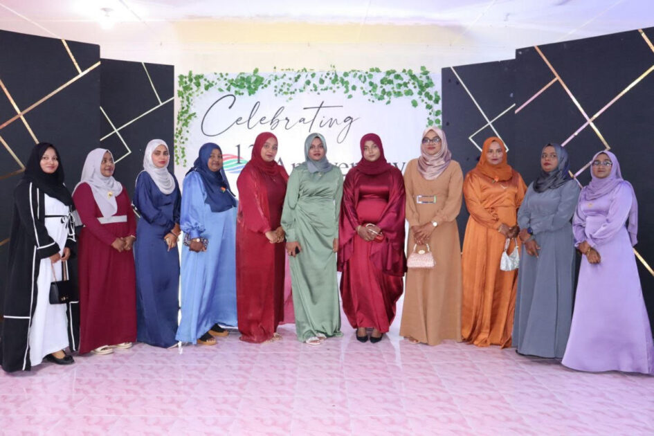 ފެނަކައިގެ 13 ވަނަ އަހަރީދުވަސް ފާހަގަކުރުމަށް ހުޅުމީދޫ ބްރާންޗުން ބޭއްވި ޚާއްސަ ހަފްލާގެ ތެރެއިން ފެނަކައިގެ 13 ވަނަ އަހަރީދުވަސް ފާހަގަކުރުމަށް ހުޅުމީދޫ ބްރާންޗުން ބޭއްވި ޚާއްސަ ހަފްލާގެ ތެރެއިން