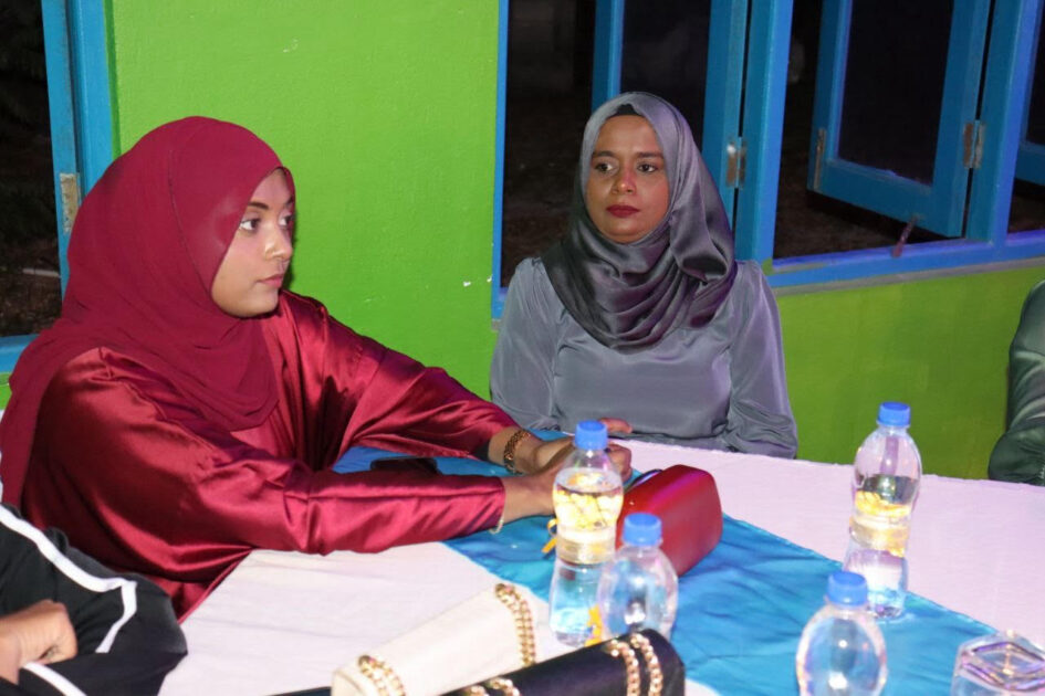 ފެނަކައިގެ 13 ވަނަ އަހަރީދުވަސް ފާހަގަކުރުމަށް ހުޅުމީދޫ ބްރާންޗުން ބޭއްވި ޚާއްސަ ހަފްލާގެ ތެރެއިން ފެނަކައިގެ 13 ވަނަ އަހަރީދުވަސް ފާހަގަކުރުމަށް ހުޅުމީދޫ ބްރާންޗުން ބޭއްވި ޚާއްސަ ހަފްލާގެ ތެރެއިން