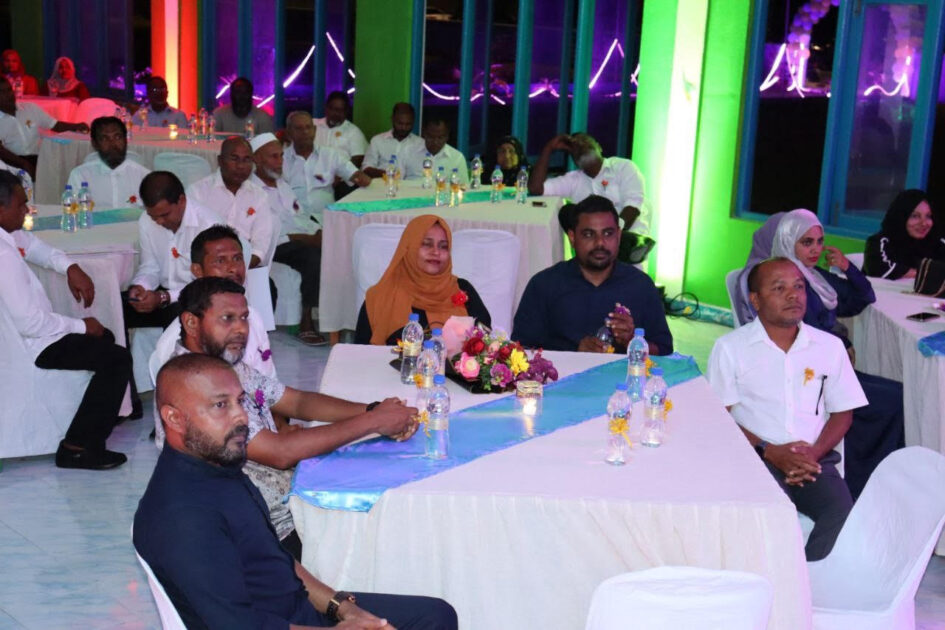 ފެނަކައިގެ 13 ވަނަ އަހަރީދުވަސް ފާހަގަކުރުމަށް ހުޅުމީދޫ ބްރާންޗުން ބޭއްވި ޚާއްސަ ހަފްލާގެ ތެރެއިން ފެނަކައިގެ 13 ވަނަ އަހަރީދުވަސް ފާހަގަކުރުމަށް ހުޅުމީދޫ ބްރާންޗުން ބޭއްވި ޚާއްސަ ހަފްލާގެ ތެރެއިން