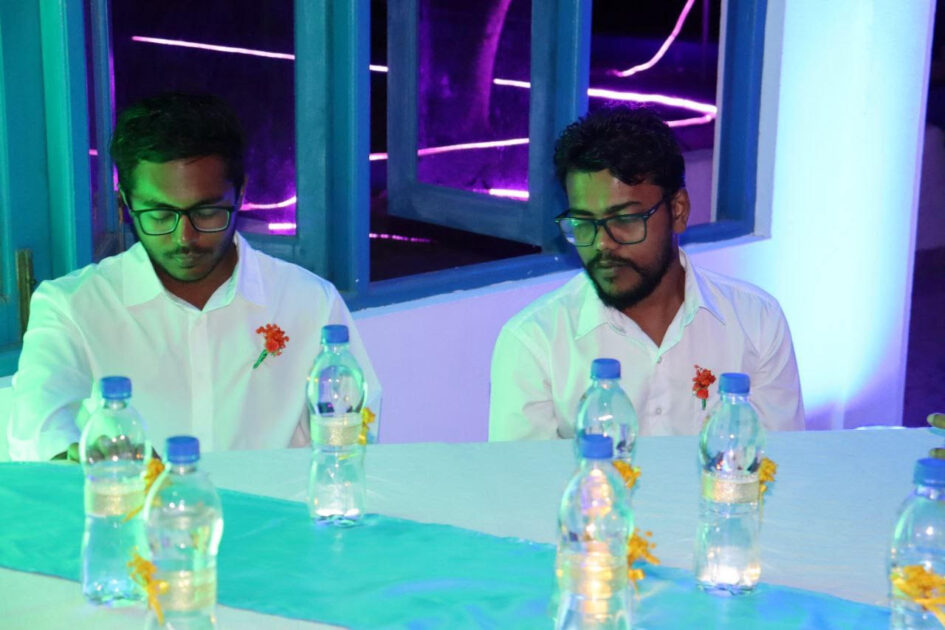 ފެނަކައިގެ 13 ވަނަ އަހަރީދުވަސް ފާހަގަކުރުމަށް ހުޅުމީދޫ ބްރާންޗުން ބޭއްވި ޚާއްސަ ހަފްލާގެ ތެރެއިން ފެނަކައިގެ 13 ވަނަ އަހަރީދުވަސް ފާހަގަކުރުމަށް ހުޅުމީދޫ ބްރާންޗުން ބޭއްވި ޚާއްސަ ހަފްލާގެ ތެރެއިން