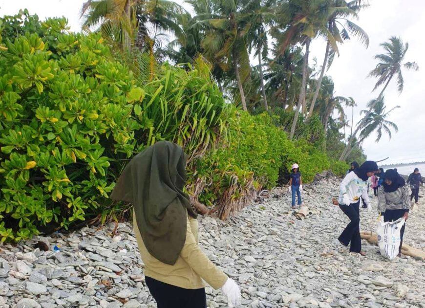 މީދޫ ގޮނޑުދޮށް ސާފުކުރުމުގެ މަސައްކަތުގެ ތެރެއިން މީދޫ ގޮނޑުދޮށް ސާފުކުރުމުގެ މަސައްކަތުގެ ތެރެއިން