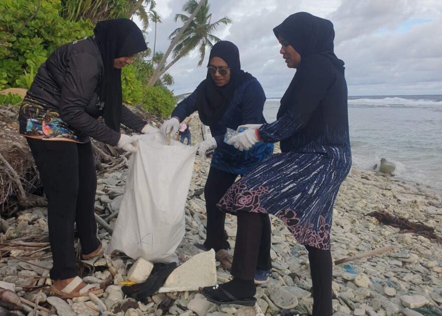 މީދޫ ގޮނޑުދޮށް ސާފުކުރުމުގެ މަސައްކަތުގެ ތެރެއިން މީދޫ ގޮނޑުދޮށް ސާފުކުރުމުގެ މަސައްކަތުގެ ތެރެއިން