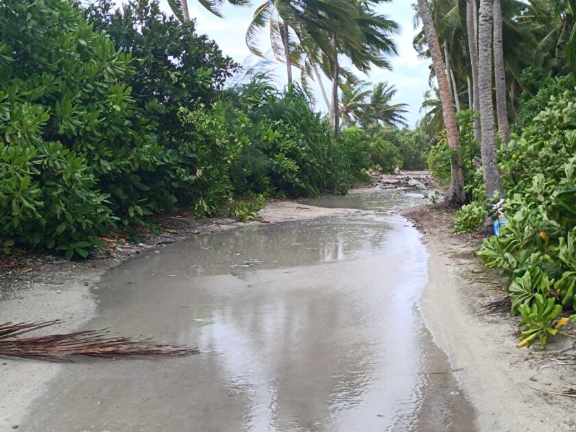 ބުރާސްފަތި މެންދުރުގެ ވަގުތެއްގައި ވައިގަދަވެ ކަނޑުގަދަވުމުގެ ސަބަބުންންއަށް މީދުއަށް ބޮޑަށް އުދައެރި ބުރާސްފަތި މެންދުރުގެ ވަގުތެއްގައި ވައިގަދަވެ ކަނޑުގަދަވުމުގެ ސަބަބުންންއަށް މީދުއަށް ބޮޑަށް އުދައެރި