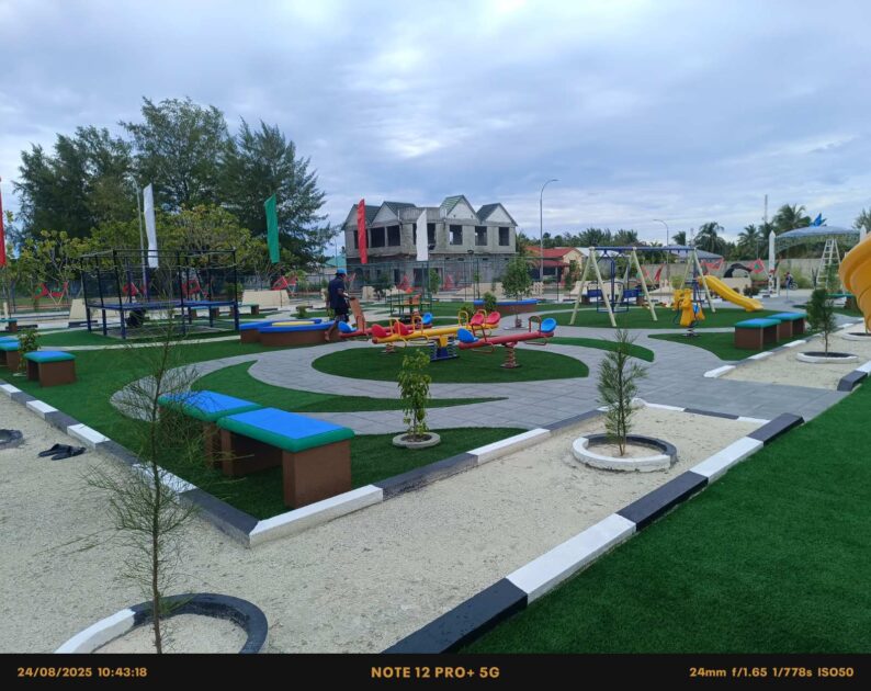 އައްޑޫ ސިޓީ މީދޫގައި އަލަށް ތަރައްޤީކުރި ކުޑަކުދީންގެ ޕާކް ހުޅުވުމުގެ ރަސްމިއްޔާތު މިއަދު ބޭއްވުމަށް ހަމަޖެހިފައިވާއިރު، މި ރަސްމިއްޔާތުގައި ބައިވެރިވުމަށް އައްޑޫގެ ހުރިހާ ލޮބުވެތި ކުޑަކުދީންނަށް މީދޫ ދާއިރާގެ ކައުންސިލަރު އާމިނަތު ސާލިހާ ވަނީ ދައުވަތު އަރުވާފައެވެ.