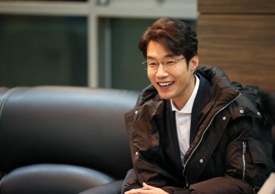 އާދީއްތަ ދުވަހުގެ ހެނދުނު، 55 އަހަރުގެ ދެކުނު ކޮރެއާގެ ފިލްމީ ތަރި ސޯންގ ޔަންގ-ކިޔު މަރުވެފައި ވަނިކޮށް ފެނިއްޖެއެވެ. — ފޮޓޯ: ފޭސްބުކް މެދުވެރިކޮށް