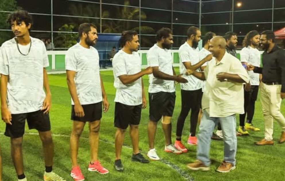 ހަސްތާލަ ވިސްތާލަ: މިމުބާރާތުގެ 3 ވަނަ މެޗްގައި އެފްސީ އެތުލެޓިކްސް އާއި ބައްދަލުކުރިމެޗުން 7 ލަނޑު 2 ލަނޑުގެ ބޮޑުތަފާތަކުން ވަނީ ބަލިވެފައި ހަސްތާލަ ވިސްތާލަ: މިމުބާރާތުގެ 3 ވަނަ މެޗްގައި އެފްސީ އެތުލެޓިކްސް އާއި ބައްދަލުކުރިމެޗުން 7 ލަނޑު 2 ލަނޑުގެ ބޮޑުތަފާތަކުން ވަނީ ބަލިވެފައި