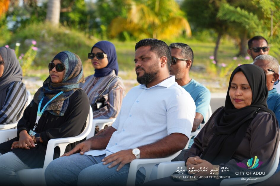 އައްޑޫ ސިޓީގެ ފަތުރުވެރިކަމަށް އައު މަންޒިލެއް: މީދޫ ސްކޫބާ ކްލަބް ހުޅުވުމުގެ ރަސްމިއްޔާތުގެ ތެރެއިން- ފޮޓޯ ކްރެޑިޓް: އައްޑޫސިޓީ ކައުންސިލް އައްޑޫ ސިޓީގެ ފަތުރުވެރިކަމަށް އައު މަންޒިލެއް: މީދޫ ސްކޫބާ ކްލަބް ހުޅުވުމުގެ ރަސްމިއްޔާތުގެ ތެރެއިން- ފޮޓޯ ކްރެޑިޓް: އައްޑޫސިޓީ ކައުންސިލް