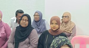 އައްޑޫ ސިޓީ ކައުންސިލްގެ އިދާރީ އޮނިގަނޑަށް ބަދަލު ގެނައުމާ ގުޅޭގޮތުން މީދޫ ރަށްޔިތުންނަށް މައުލޫމާތު ދިނުމަށް ބޭއްވުނު ބައްދަލުވުމުގެ ތެރެއިން 11-10-2025