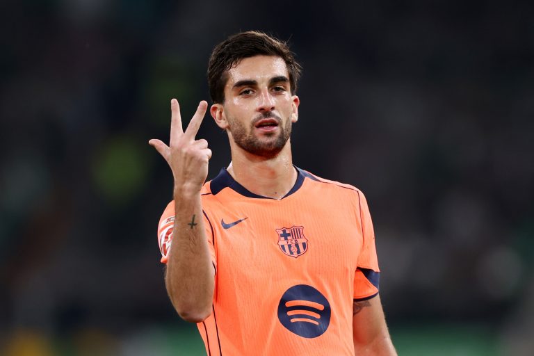 ޓޮރޭސް: ފުރަތަމަ ހާފް ގައި 3 ލަނޑު ޖަހައިގެން ޓޮރޭސް ވަނީ ހެޑްރިކް ހަދާފައި- ފޮޓޯ- ފްރެންސެންޓިއާގޯ/ގެޓީ އިމޭޖަސް