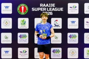 މި މެޗުގެ މޮޅު ކުޅުންތެރިޔާ: މިމެޗްގެ މޮޅު ކުޅުންތެރިޔަކަށް ހޮވުނު ބިދޭސީ ކުޅުންތެރިޔާ ސުގާވަރަ މިޒުޗީ- ފޮޓޯ މާފުށީ ކައުންސިލް ފޭސްބު ޕޭޖުން