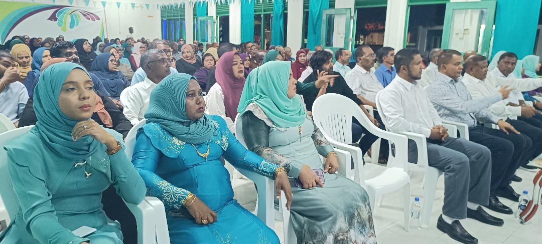 ކައުންސިލް އިންތިޚާބުގައި ޕީއެންސީގެ ފަރާތުން ވާދަކުރައްވާ ކެނޑިޑޭޓުންގެ ކެމްޕެއިން ރަސްމީކޮށް ފެށުމުގެ ގޮތުން ރޭ ހުޅުދޫގައި ބޭއްވި ޚާއްޞަ ޖަލްސާގެ ތެރެއިން 