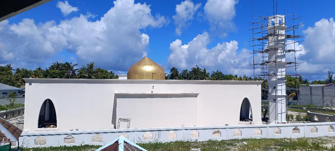 ސަރުކާރުން އައްޑޫސިޓީ މީދޫގައި އިމާރާތް ކުރުވާ 700 މީހުންގެ ޖާގައިގެ މިސްކިތް. 