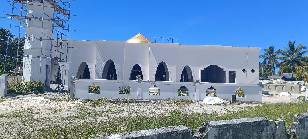 ސަރުކާރުން އައްޑޫސިޓީ މީދޫގައި އިމާރާތް ކުރުވާ 700 މީހުންގެ ޖާގައިގެ މިސްކިތް. 