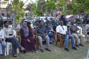 އަޟްހާ އީދުގެ މުނާސަބަތުގައި ބޭއްވުނު އެކުވެރިކަމުގެ ވޮލީ މެޗު: މި މެޗް ޝަރަފްވެރިކޮށްދެއްވީ އައްޑޫމީދޫ ކައުންސިލްގެ ރައީސް ޝާޠިރުއާއި ނާއިބު ރައީސް އަމީނު ހާނީ 