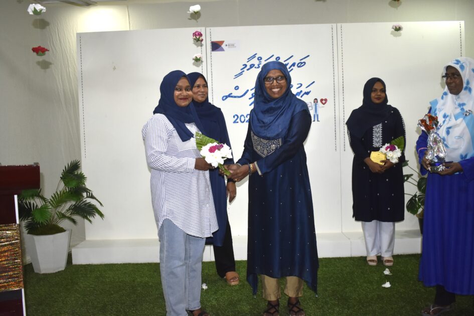 ބައިނަލްއަޤުވާމީ ނަރުހުންގެ ދުވަސް ފާހަގަ ކުރުމަށް 12-05-2026 ގައި " މީދޫ ރާފަޅާ ގްރޫޕުން " ބޭއްވި ރަސްމިއްޔާތުގެ ތެރެއިން 