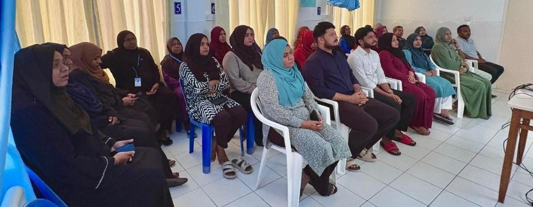 ހިމަބިހި (މީސަލްސް) އަށް ހޭލުންތެރިކުރުވުމަށް ހުޅުމީދޫ ސިއްހީ މަރުކަޒުގައި ބޭއްވި ސެޝަން- ފޮޓޯ: ސިއްހީމަރުކަޒުގެ ފޭސްބުކް ޕޭޖުން 