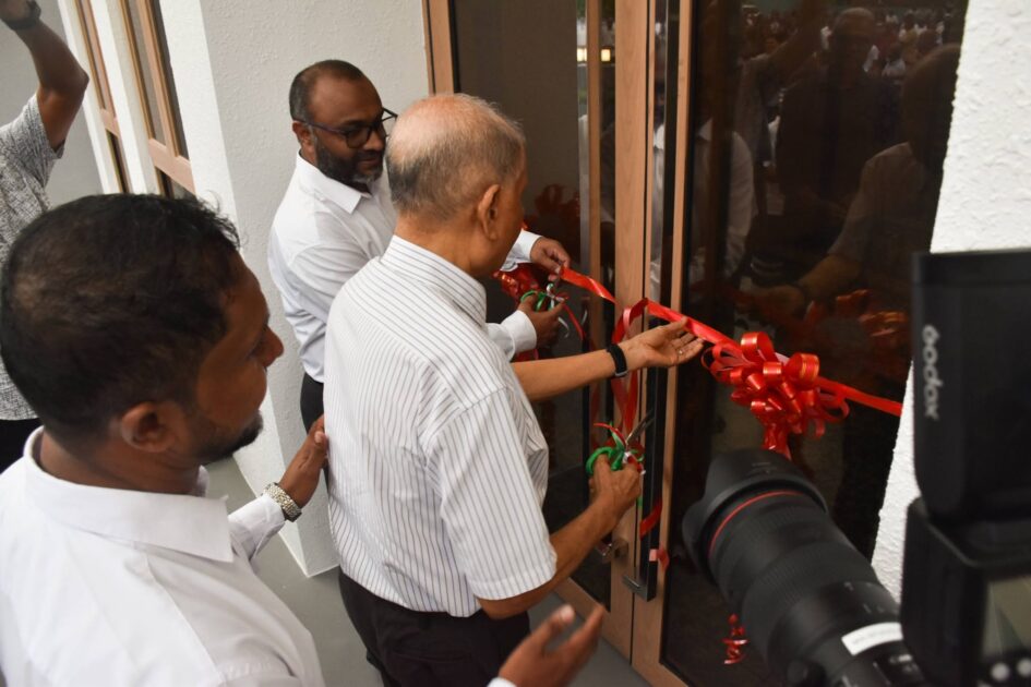 "މަސްޖިދު ޛުލައިޚާ މުޙައްމަދު" ރަސްމިކޮށް ހުޅުއްވައިދެއްވީ މުހައްމަދު ސާލިހުއާއި ޑރ. ޝަހީމު– ފޮޓޯ – ޒުހުރީގެ ފޭސްބުކް ޕޭޖުން 