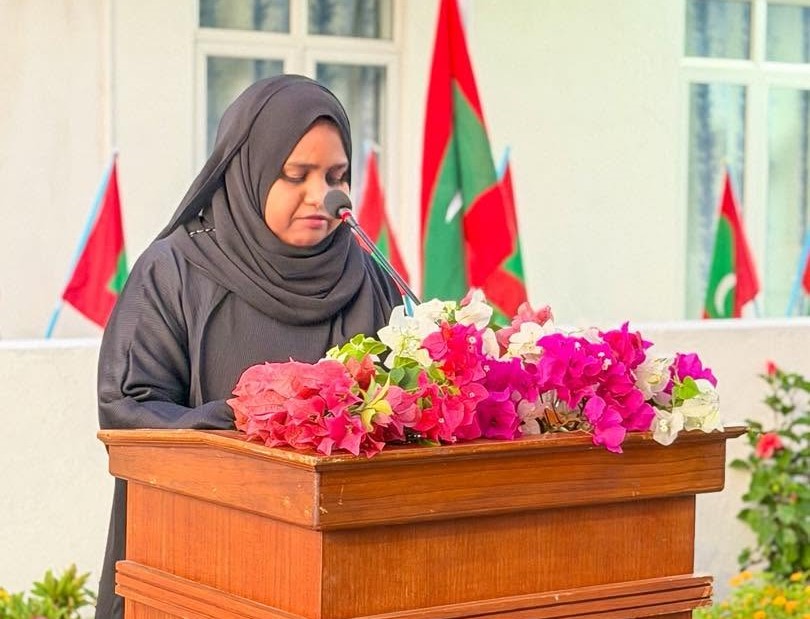 ދިވެހިރާއްޖޭގެ 61 ވަނަ މިނިވަން ދުވަހުގެ މުނާސަބަތުގައި އައްޑޫ ހުޅުދޫގައި ބޭއްވުނު ދިދަ ނެގުމުގެ ރަސްމިއްޔާތު-  ފޮޓޯ : ހުޅުދޫ ކައުންސިލްގެ ފޭސްބުކް ޕޭޖުން