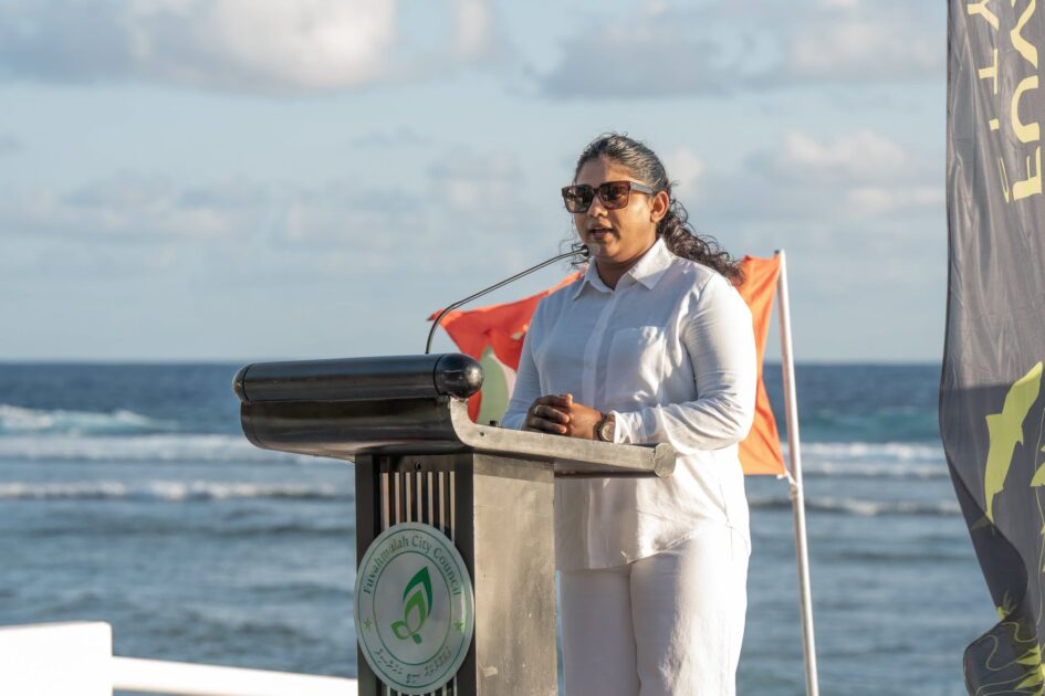 ފުނާޑު ކައުންސިލަރު އިނާޔާ: "ކަނދޮވަލި އަތިރި" ހުޅުވުމަށް ބޭއްވުނު ރަސްމިއްޔާތުގައި އިނާޔާ ވިދާޅުވީ މިއީ އާއިލާތަކާއެކު އުފާވެރި ވަގުތުތަކެއް ހޭދަކުރުމަށް ހުޅުވިގެންދިޔަ މުހިންމު ތަނެއްކަމުގައި ވިދާޅުވި 