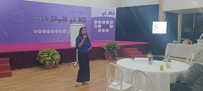 ދުޅަހެޔޮ ދިރިއުޅުމަކަށް ބޭނުންވާ އާދަކާދަތަކާއި، ދިރިއުޅުމުގެ ވައްޓަފާޅިއާ ގުޅިފައިވާ ބަލިތަކުން ރައްކާތެރިވުމާ ބެހޭގޮތުން މަޢުލޫމާތު ދެއްވީ ހީޓް ހެލްތު އެންޑް ފިޓްނަސްގެ ސީ.އީ.އޯ އަދި ދަ ވެލްސަން ކްލަބްގެ އެމް.ޑީ އާއިޝަތު ޝިފާނާ ވަޖީހު.
