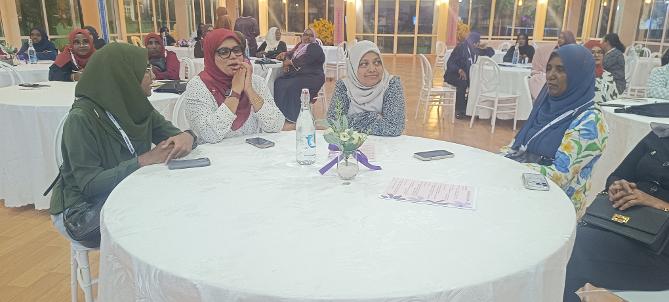 މީދޫ އެކުވެރިންގެ ޗޭނު ޖަމްއިއްޔާއާއި ޒުވާނުން ބާރުވެރިކުރުވުމާއި، ކުޅިވަރާއި ހަށިހެޔޮކަމާބެހޭ ވުޒާރާ ގުޅިގެން އިންތިޒާމުކުރާ އިއްޔެ ( 7 އޯގަސްޓް 2026 ގައި ފެށުނު ) "ދެކުނުއަށި" މަހާސިންތާގެ ތެރެއިން 
