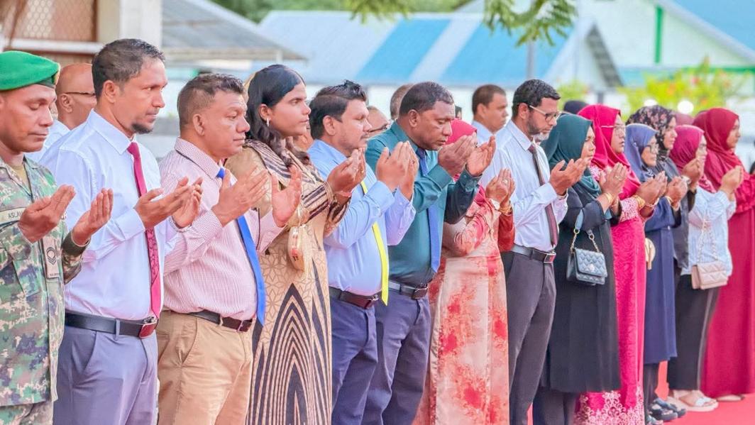 ކިޔަވައިގެން ހުރި މީހާގެ ޒިންމާއަކީ އޭނާގެ ޢިލްމުން މުޖުތަމަޢަށް މަންފާކޮށްދިނުން