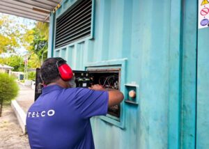 ސްޓެލްކޯއިން ހުޅުދޫ އަދި މީދޫގެ ކަރަންޓުގެ ޚިދުމަތާ ހަވާލުވި އިރު، 800 ކިލޯވޮޓުގެ އެ ޖަނަރޭޓަރު ހުރީ މައްސަލަޖެހި އެއްގޮތަކަށްވެސް ނުހިންގޭ ހާލަތުގައި