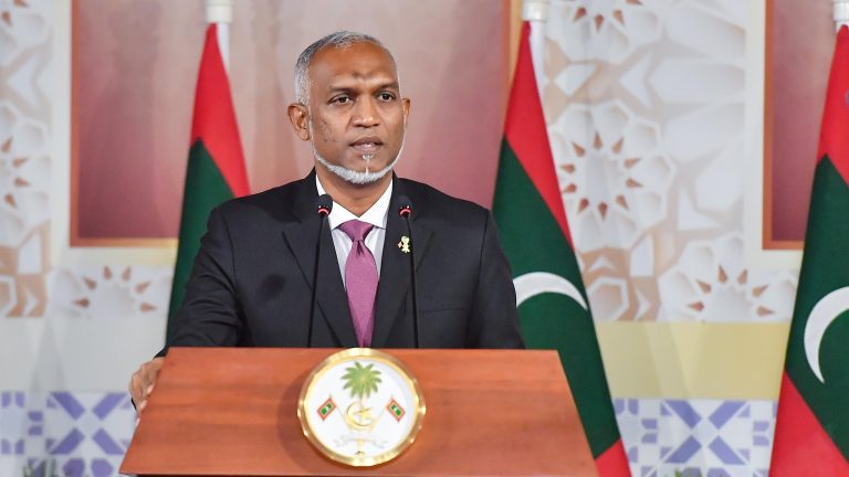 ލާމަރުކަޒީ ނިޒާމަށް ހަޤީޤީ ބާރުވެރިކަން ދިނުމަށް ފެއްޓެވި މަސައްކަތް ކުރިއަށް ގެންދަވާނޭކަމަށް ރައީސް ވިދާޅުވެއްޖެ