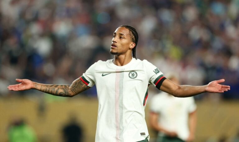 ޕެޑްރޯގެ ދެ ލަނޑުން ޗެލްސީ ފައިނަލަށް