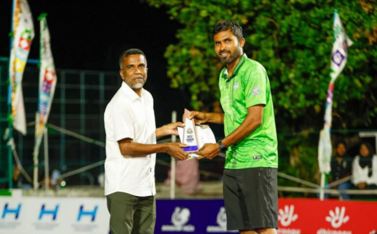 ގެމަނަފުށީ ކައުންސިލް ވޮލީ މުބާރާތް 2025: އަންހެން ޑިވިޝަންގެ އެންމެ މޮޅު ކޯޗުގެ މަޤާމު ޔާސީނަށް