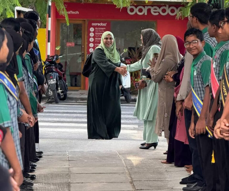 ސ. އަތޮޅު މަދަރުސާގެ ޕްރިންސިޕަލަކަން ނާޒްނީންއަށް