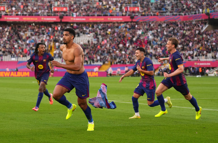 އިތުރު ވަގުތުގައި ބާސާ މޮޅުވިއިރު، ކޯޗަށް ރަތެއް