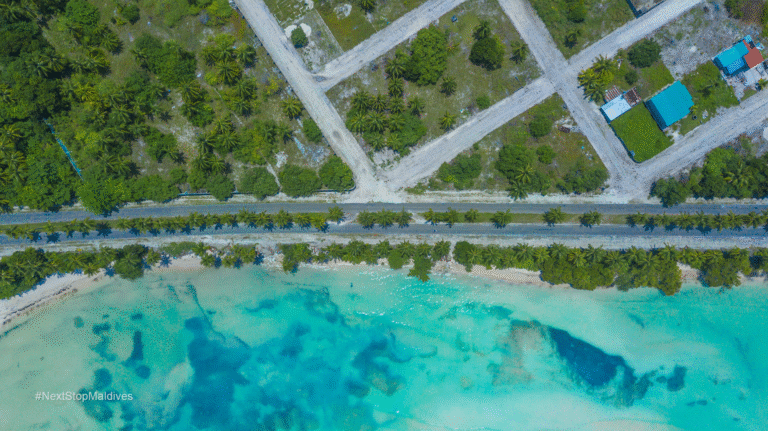 އައްޑޫސިޓީ ހިތަދޫ ޓުއަރިޒަމް ޒޯންގައިހުރި ގެއަކުން ދެމަފިރިއަކު ނިޔާވެފައި އޮއްވާ ފެނިއްޖެ