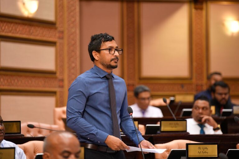 ތަރައްގީގެ މަޝްރޫއުތައް ހަލުވިކުރުމަށް ކައުންސިލްތަކަށް ސަރުކާރަށް ތާއީދުކުރައްވާ ބޭފުޅުން ހޮއްވަވާދެއްވާ: ފަލާހް