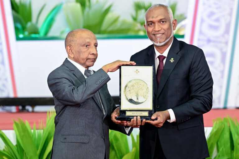 ރާއްޖޭގެ ޞިއްޙީ ދާއިރާއަށް ޚިދުމަތްކުރުމުގެ އެންމެ މަތިވެރި ޝަރަފު، މޫސާ އަންވަރަށް އަރުވައިފި